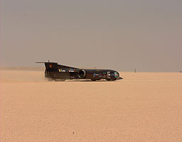 ThrustSSC pulls away from the start on the Jafr Desert