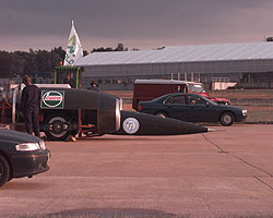 ThrustSSC and Rover chase cars